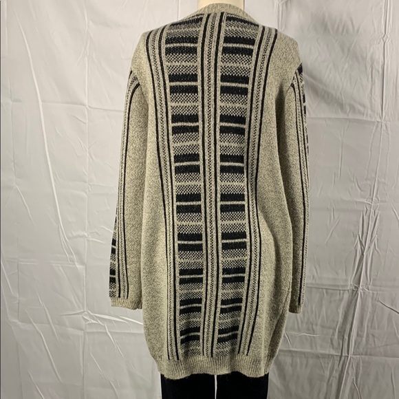 Mia Maddison Long Cardigan - Picture 7 of 13